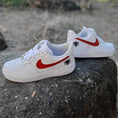 Bild in Galerie-Betrachter laden, Nike Air Force one Custom Sneaker Albania