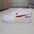 Bild in Galerie-Betrachter laden, Nike Air Force one Custom  Österreich Happy creative
