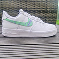 Bild in Galerie-Betrachter laden, Air Force 1 "splash lila mint"