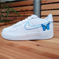 Bild in Galerie-Betrachter laden, Nike Air Force one Custom Sneaker butterfly blue