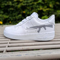 Bild in Galerie-Betrachter laden, Nike Air Force one Custom Sneaker reflective ak-47
