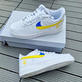 Bild in Galerie-Betrachter laden, Nike Air Force one Custom Ukraine Happy creative
