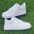 Bild in Galerie-Betrachter laden, Air Force 1 "Blossom Reflective"
