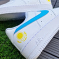 Bild in Galerie-Betrachter laden, Nike Air Force one Custom  Kasachstan Happy creative
