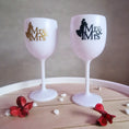Load image into Gallery viewer, Personalisierte-weingläser-hochzeit-jga
