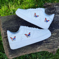 Bild in Galerie-Betrachter laden, Nike Air Force one Custom Schmetterling Serbien Happy creative
